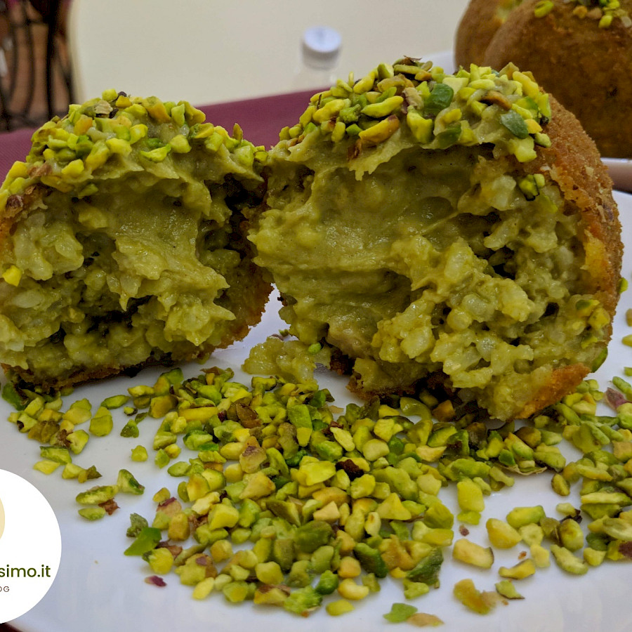 Arancino al Pistacchio - Caffè Mon Chery (Catania)