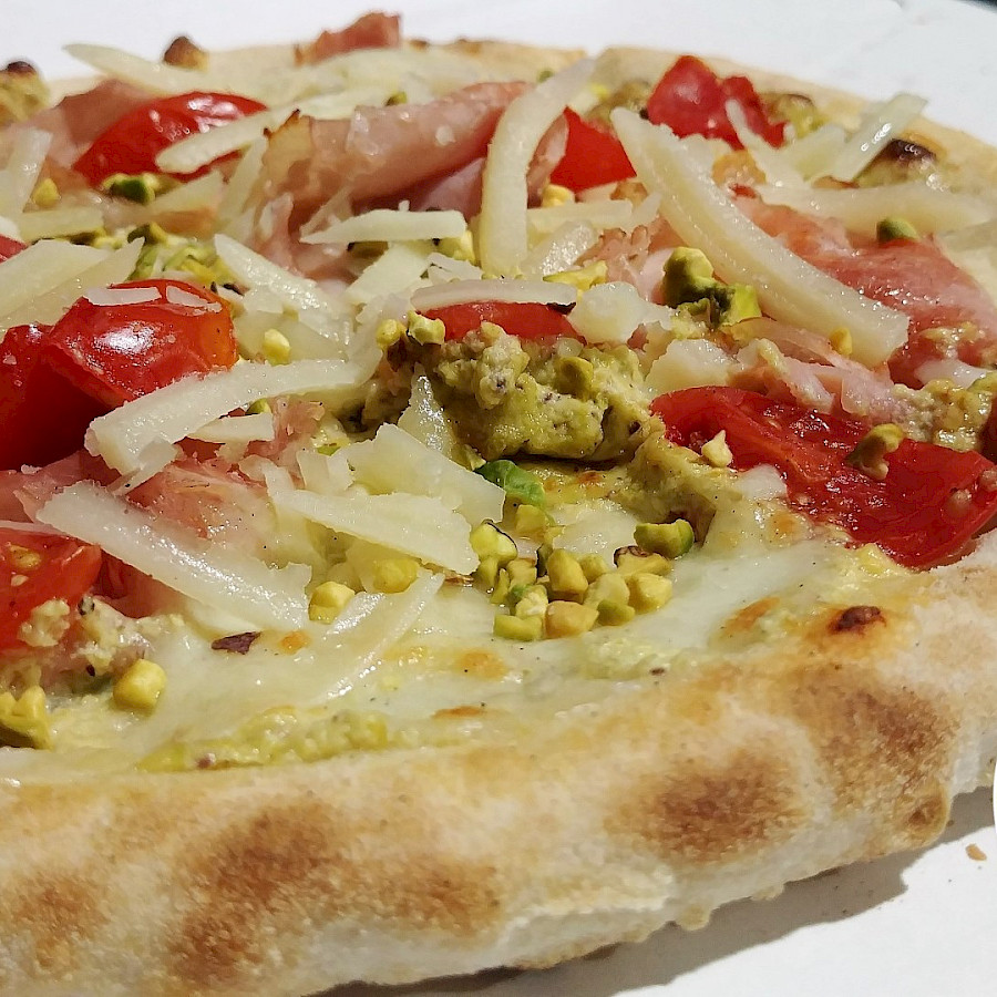 Pizza al pistacchio - PizzaRitrò (Catania)