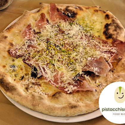 Pizza al pistacchio 'Pistacchiosa' - Casale l'Abate (Giarre)