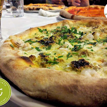 Pizza con pesce e pistacchio - Tiki Beach (Pozzallo)