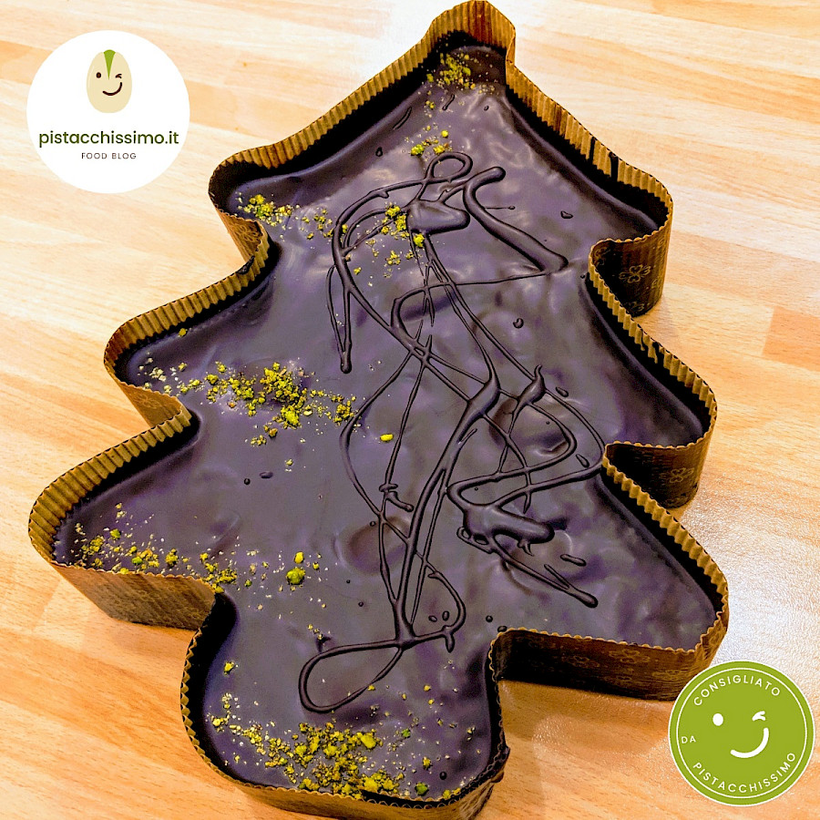 Pistachio Christmas Tree Cake - Antico Forno de' Basoni (Adrano)