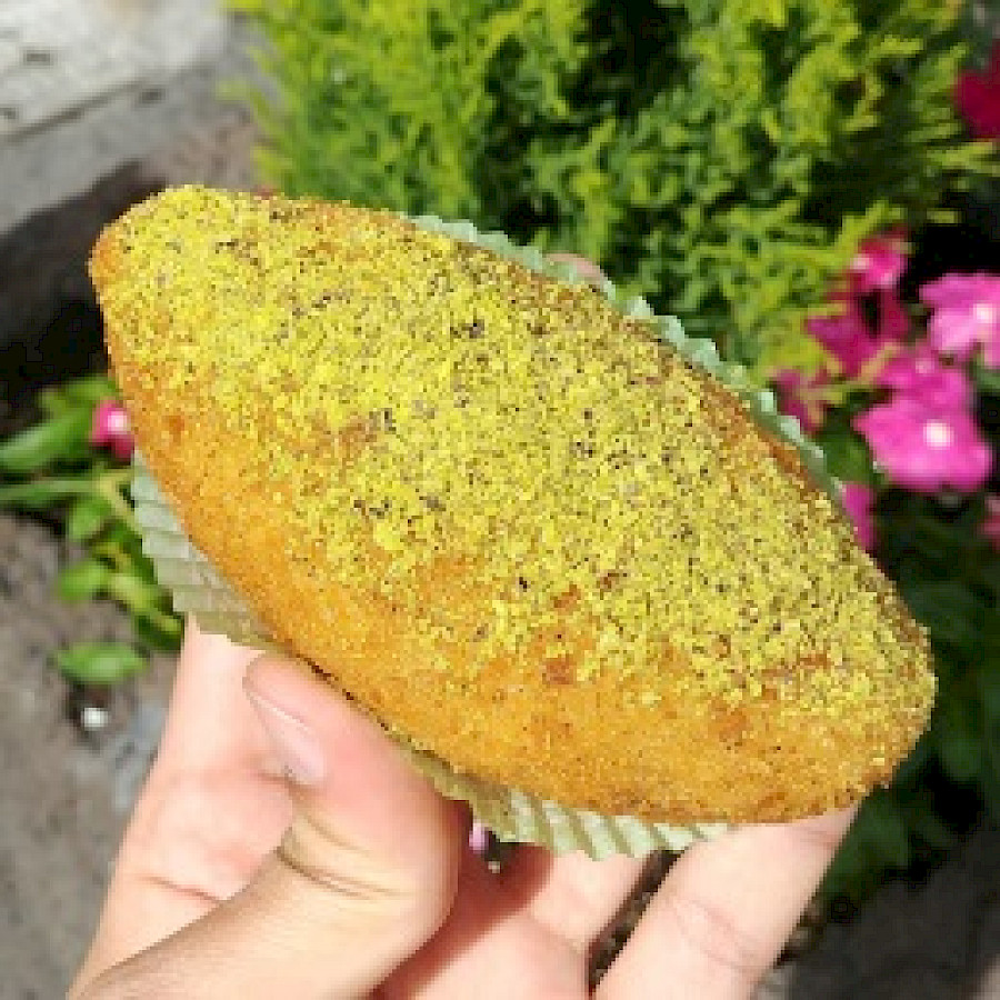 Arancino al Pistacchio - Gusto by Saitta Catering (Bronte)