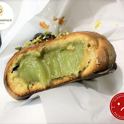 Panzerotto al Pistacchio - Laboratorio Via Napoli (Catania)