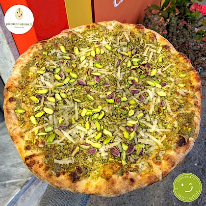 Pizza al Pistacchio e Funghi - Panificio La Farina Antony (Catania)
