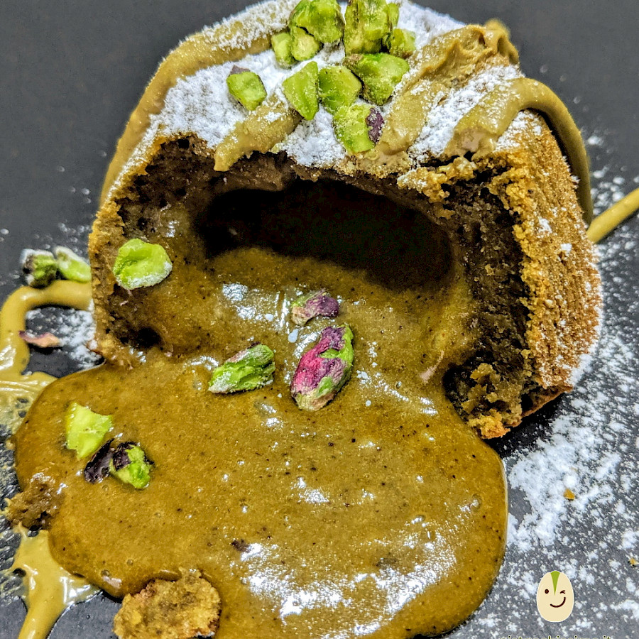 Recipe: Pistachio Molten Lava Cake