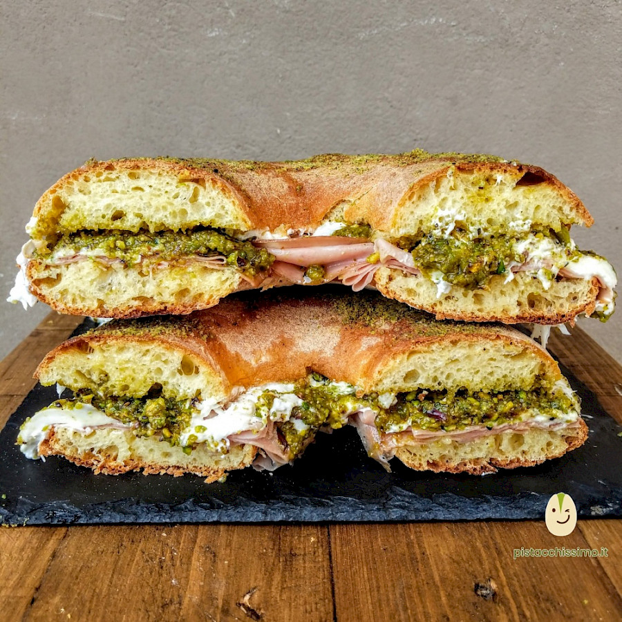 Pane Condito al Pistacchio - Panificio Tre Santi (Catania)