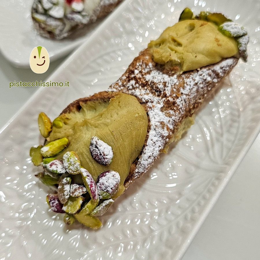 Cannolo al Pistacchio - Giargeri (Piano Tavola)