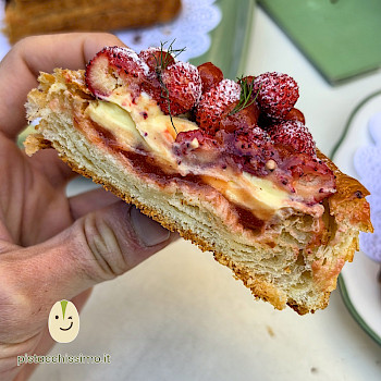 crostatina sfogliata crema frutta fragoline cesare gialdi catania 350x is